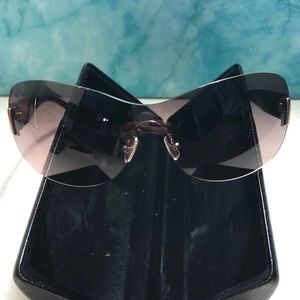 Coach HC7015 Valentina sunglasses